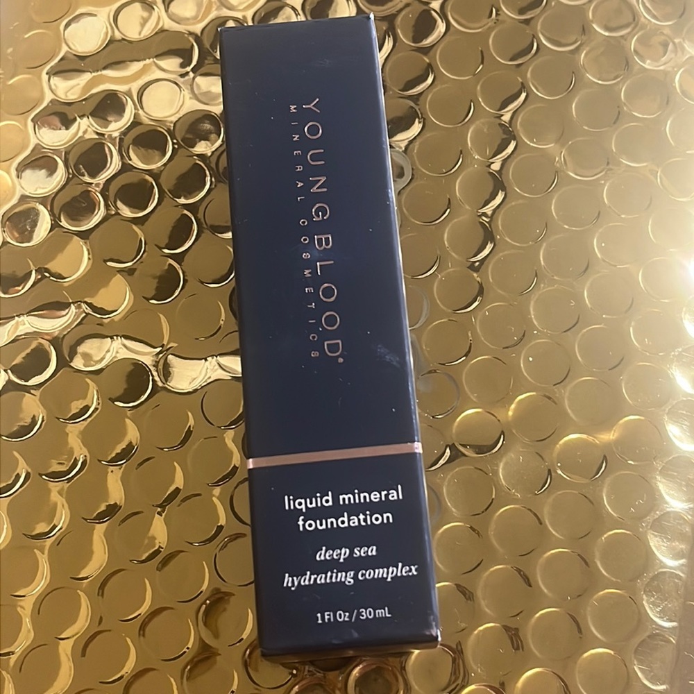NIB!! YOUNGBLOOD Liquid Mineral Foundation Tahitian Sun